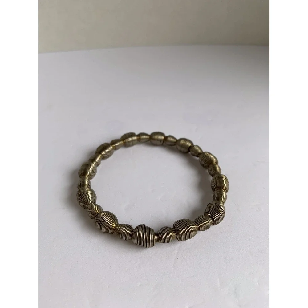 Bracelet Gold Brass Tone‎ Delicate Vintage Small Round Design Accents Bangle